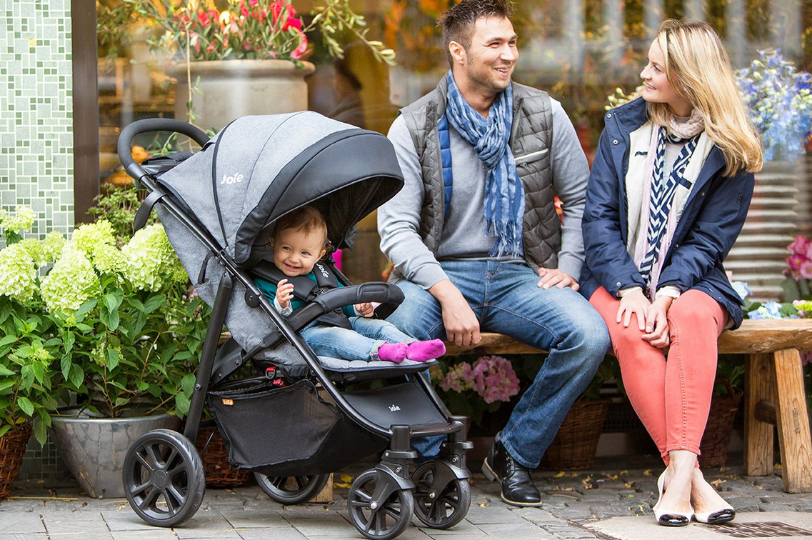 Baby -Baby co nen mua xe day cho be hay khong nen mua tu khi 1